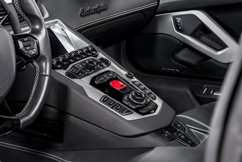 Used 2017 Lamborghini Aventador S image 23