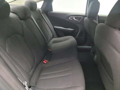 Used 2015 Chrysler 200 Limited w/ Convenience Group image 19