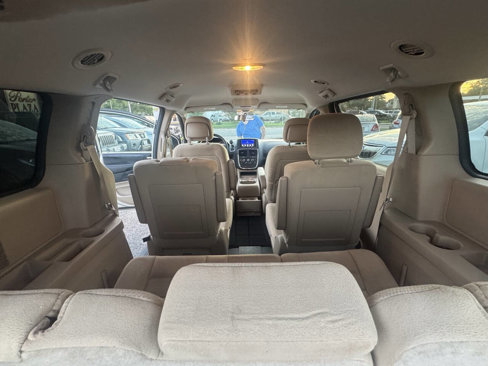 Used 2014 Dodge Grand Caravan SXT image 10