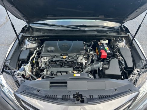 Used 2020 Toyota Camry XSE image 9