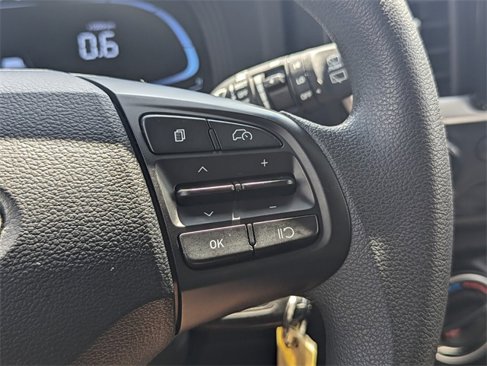 Used 2024 Hyundai Venue SE image 22