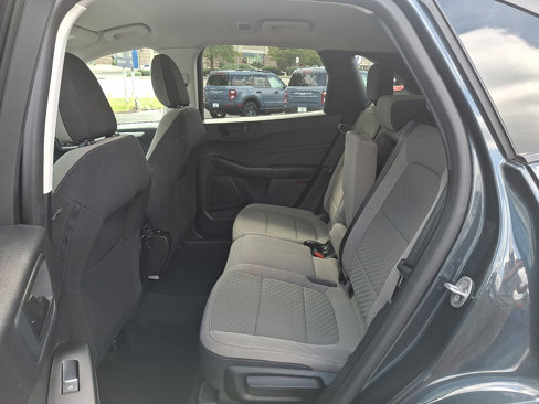 Used 2022 Ford Escape SE w/ SE Sport Appearance Package image 10