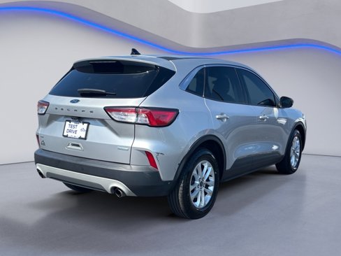 Used 2020 Ford Escape SE image 12