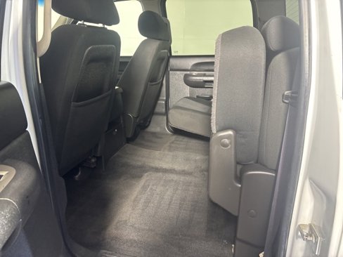 Used 2011 Chevrolet Silverado 2500 LT w/ Interior Plus Package image 13