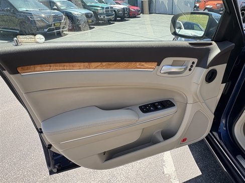 Used 2014 Chrysler 300 C w/ Beats Audio Group image 23