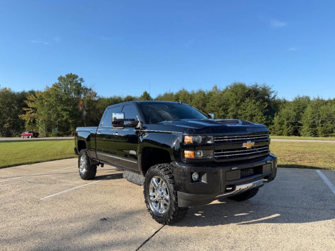 Used 2018 Chevrolet Silverado 2500 High Country w/ Duramax Plus Package image 1