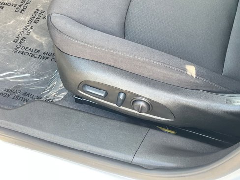 Used 2024 Chevrolet Malibu LT image 23