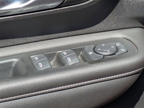Used 2022 GMC Terrain SLE w/ Driver Convenience Package image 14