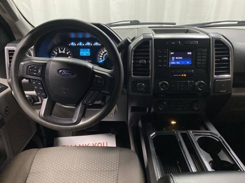 Used 2016 Ford F150 XLT image 6