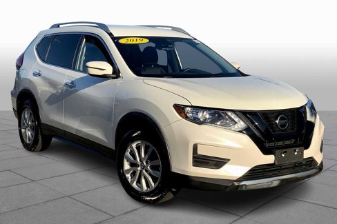 Used 2019 Nissan Rogue SV image 2