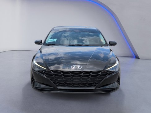 Used 2023 Hyundai Elantra SEL image 3
