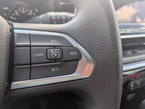 Used 2024 Jeep Compass Sport image 17