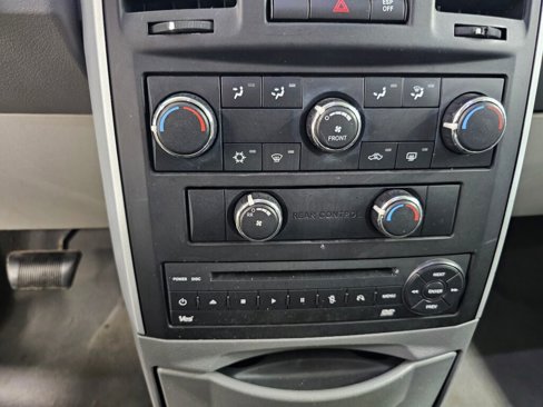 Used 2009 Dodge Grand Caravan SXT w/ Entertainment Group 2 image 18