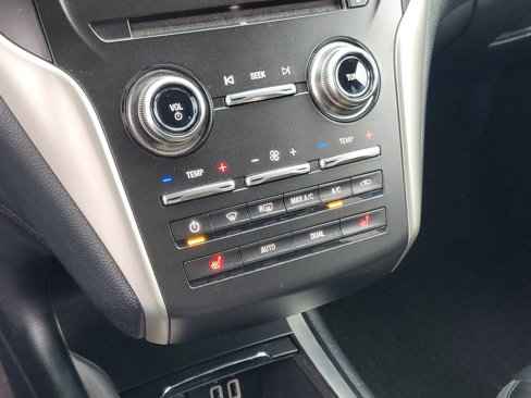 Used 2019 Lincoln MKC Select w/ MKC Climate Package image 18
