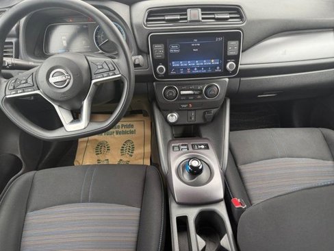Used 2024 Nissan Leaf S image 11