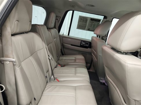 Used 2017 Lincoln Navigator Select image 38