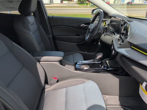 New 2025 Chevrolet Trax LT w/ LT Convenience Package image 29