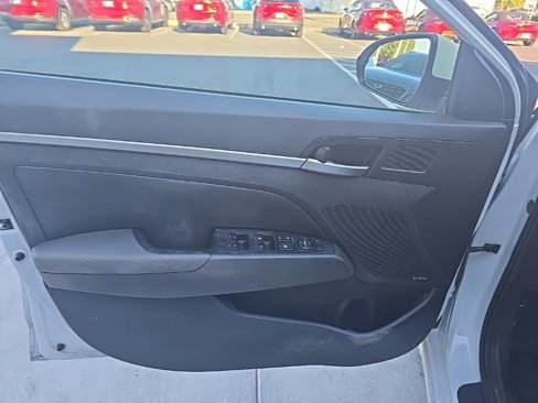 Used 2020 Hyundai Elantra Limited w/ Cargo Package (C1) image 12