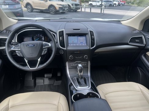 Used 2018 Ford Edge SEL w/ Equipment Group 201A image 3