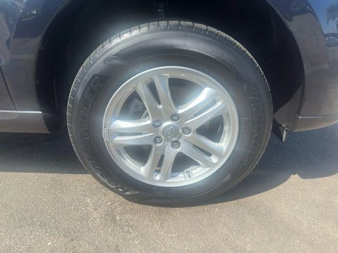 Used 2011 Hyundai Santa Fe GLS image 9