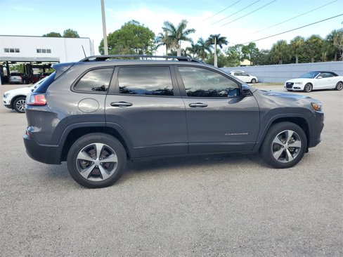 Used 2022 Jeep Cherokee Limited image 4