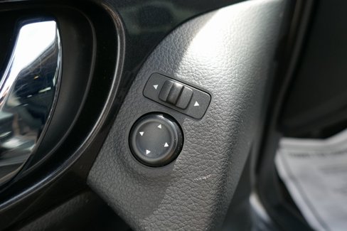 Used 2020 Nissan Rogue SV image 23