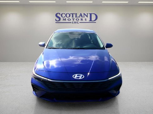 Used 2024 Hyundai Elantra SEL image 3