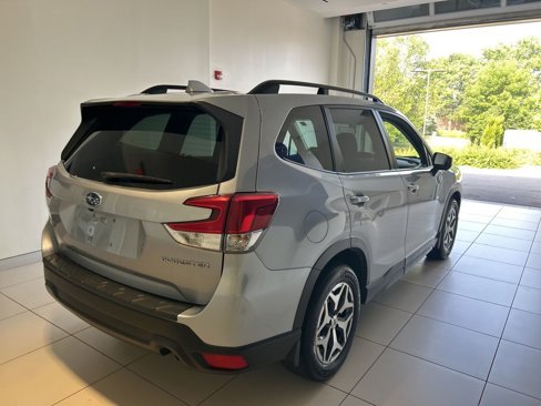 Used 2020 Subaru Forester Premium image 16