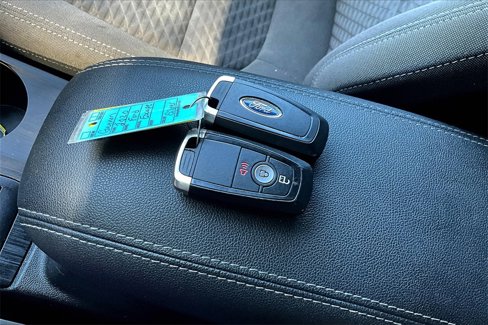 Used 2020 Ford Escape SE image 31