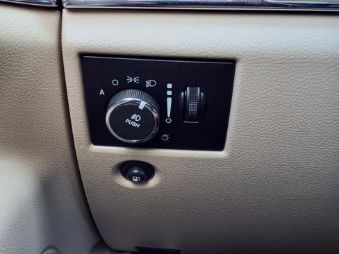Used 2013 Jeep Grand Cherokee Overland w/ Advance Technology Group image 12