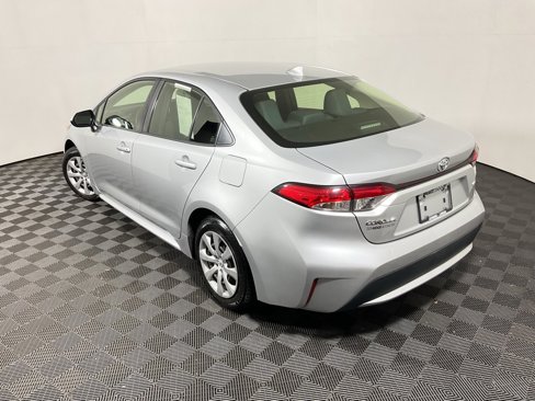 Used 2020 Toyota Corolla LE image 10