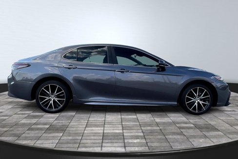 Used 2024 Toyota Camry SE image 16