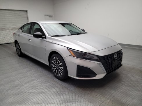 Used 2024 Nissan Altima 2.5 SV image 13