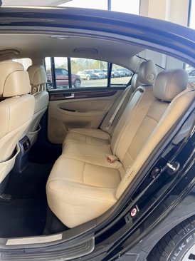 Used 2013 Hyundai Genesis 3.8 image 16