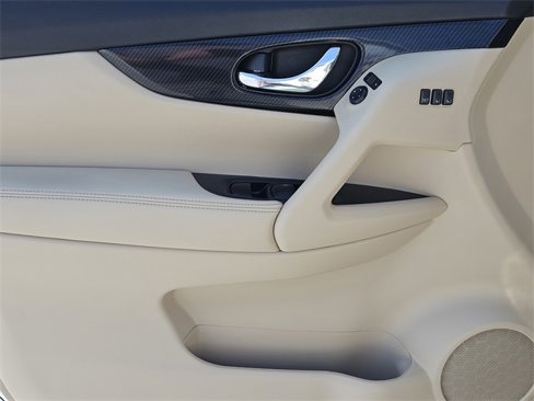 Used 2020 Nissan Rogue SL w/ Premium Package image 23