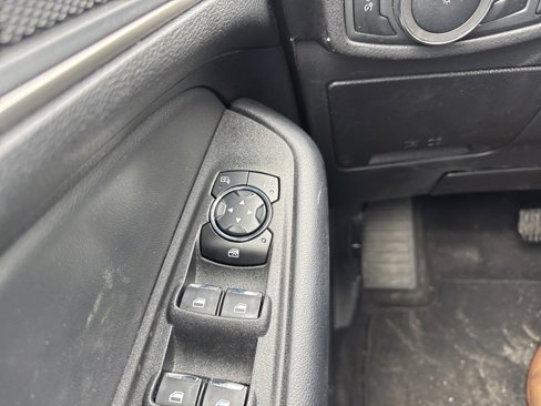 Used 2024 Ford Edge SEL image 9