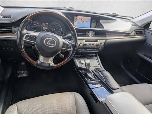 Used 2017 Lexus ES 300h w/ Navigation System Package image 16