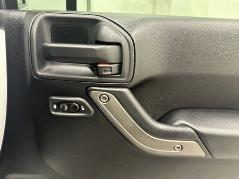 Used 2013 Jeep Wrangler Unlimited Sport image 13