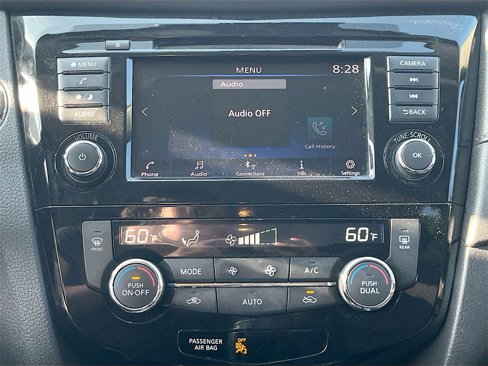 Certified 2020 Nissan Rogue SV image 12