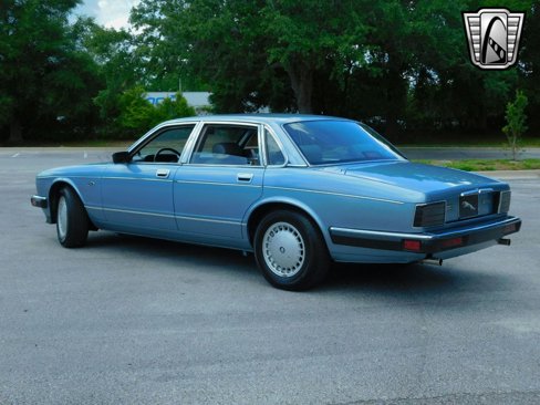 Used 1991 Jaguar XJ Vanden Plas image 4