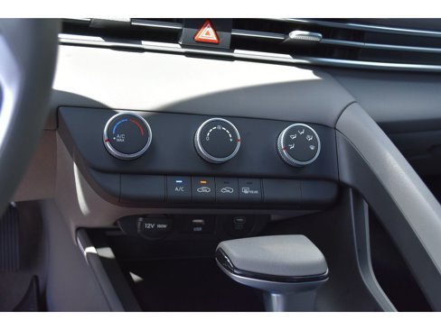 New 2025 Hyundai Elantra SE image 22
