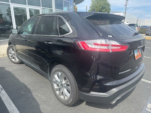 Used 2024 Ford Edge Titanium image 2