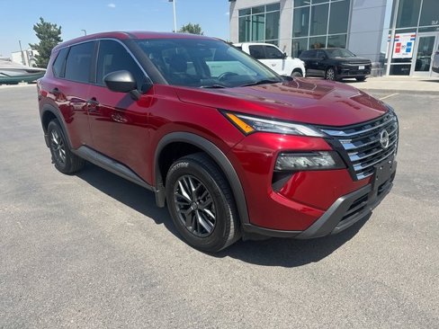 Used 2024 Nissan Rogue S image 1