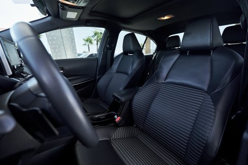 Used 2020 Toyota Corolla XSE image 28