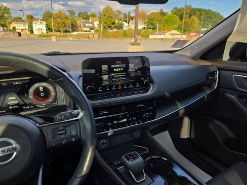 Used 2021 Nissan Rogue Platinum image 22