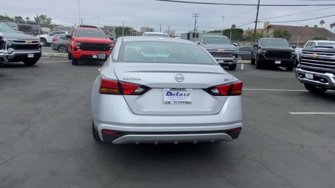 Used 2024 Nissan Altima 2.5 SV image 8