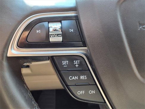 Used 2019 Lincoln Nautilus Reserve image 14
