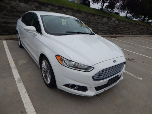 Used 2015 Ford Fusion SE w/ Equipment Group 202A image 3