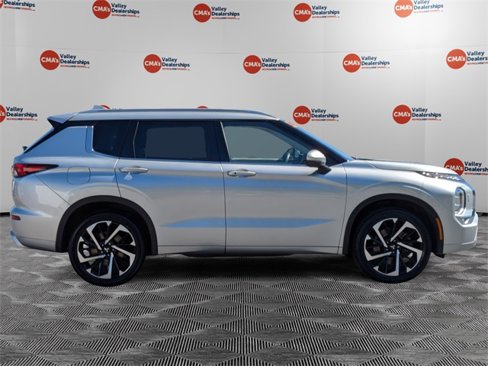 Used 2023 Mitsubishi Outlander SEL image 4