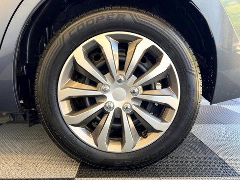 Used 2014 Toyota Corolla LE image 28